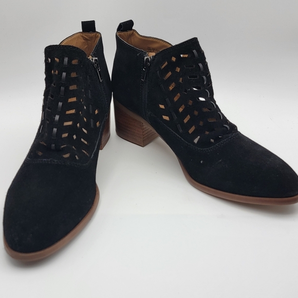 NWOT! Franco Sarto Black Suede Block Heeled Bootie Laser Cutout SIZE 10 #1613 - Picture 1 of 8